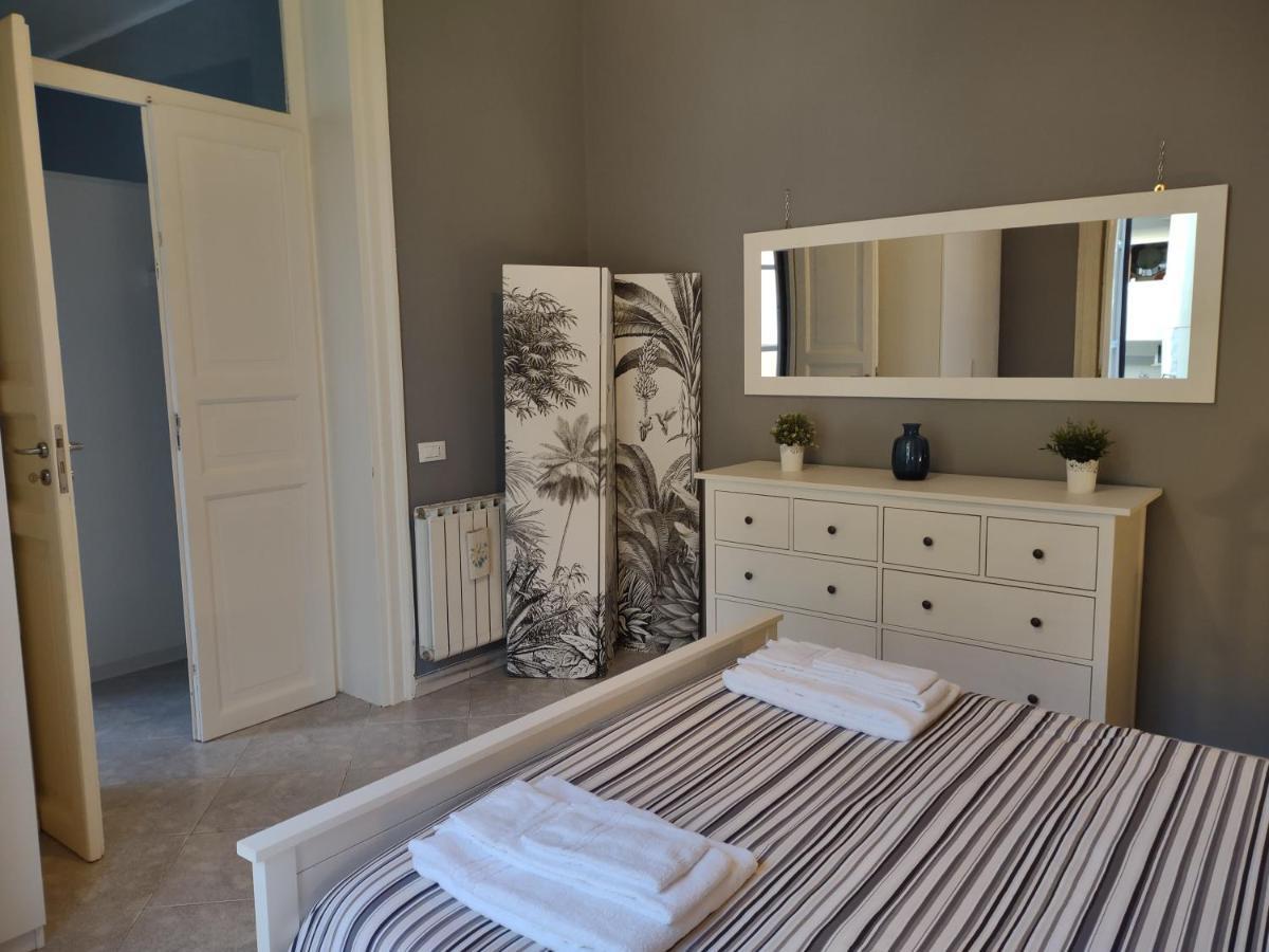 Central Apartment A Due Passi Dal Porto Palermo Eksteriør billede