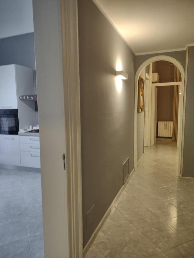 Central Apartment A Due Passi Dal Porto Palermo Eksteriør billede